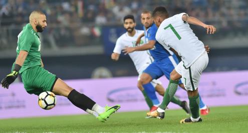 السعودية تفتتح خليجي 23 بفوز مثير على الأزرق الكويتي 